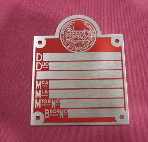 PLACA DE IDENTIFICACION EN ROJO