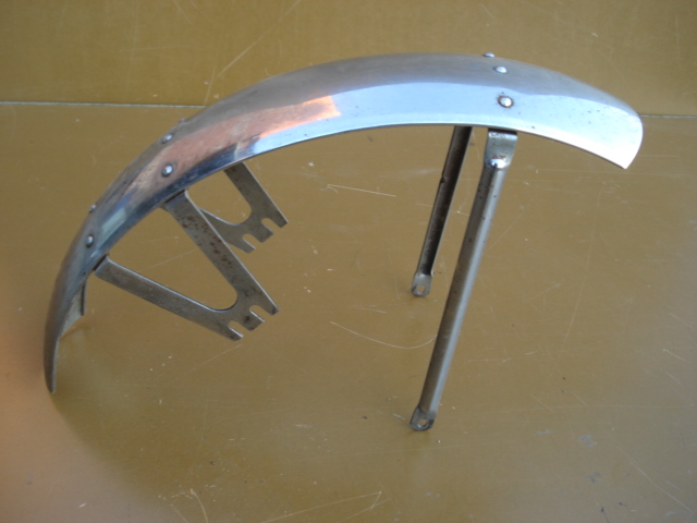 GUARDABARROS DUCATI ROAD DELANTERO CON SOPORTES