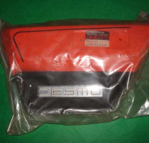 TAPA DUCATI DESMO IZQUIERDA 80