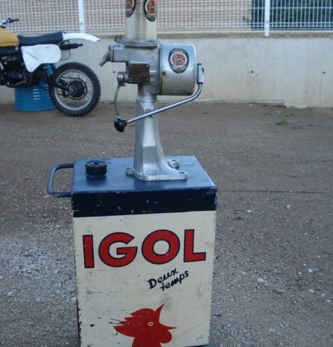 BOMBA DE ACEITE AÑOS 40