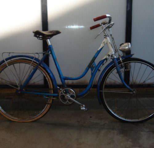 BICICLETA SEÑORA AZUL AÑOS 60