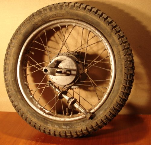 RUEDA MONTESA COTA 74 DE 3.75 X 17. REF RU 21 TRASERA